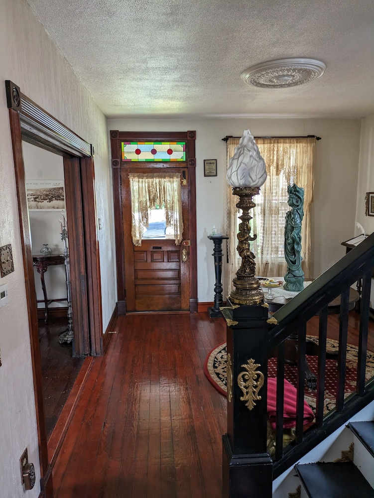 The Old Parsonage Bed and Breakfast 58/64