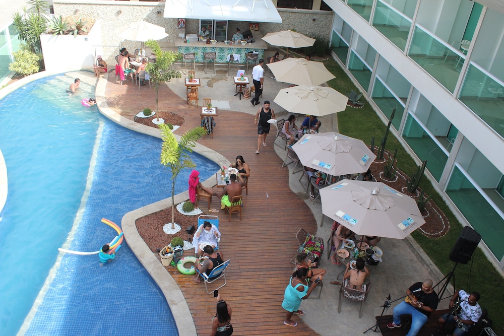 Paradiso Pero Praia Hotel 81/85