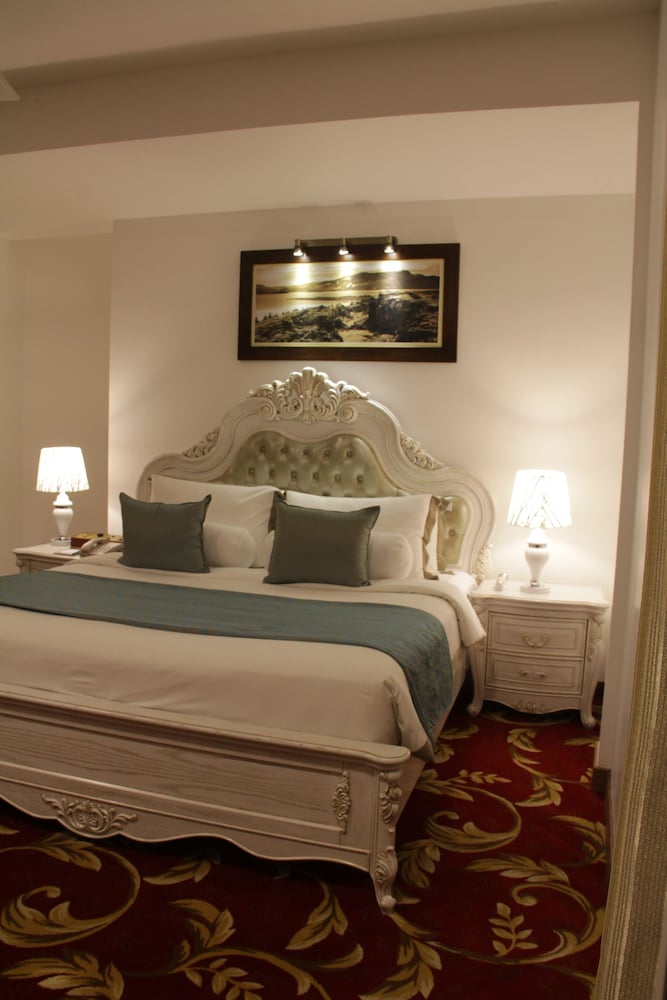 The Blackpool Hotel 28/50