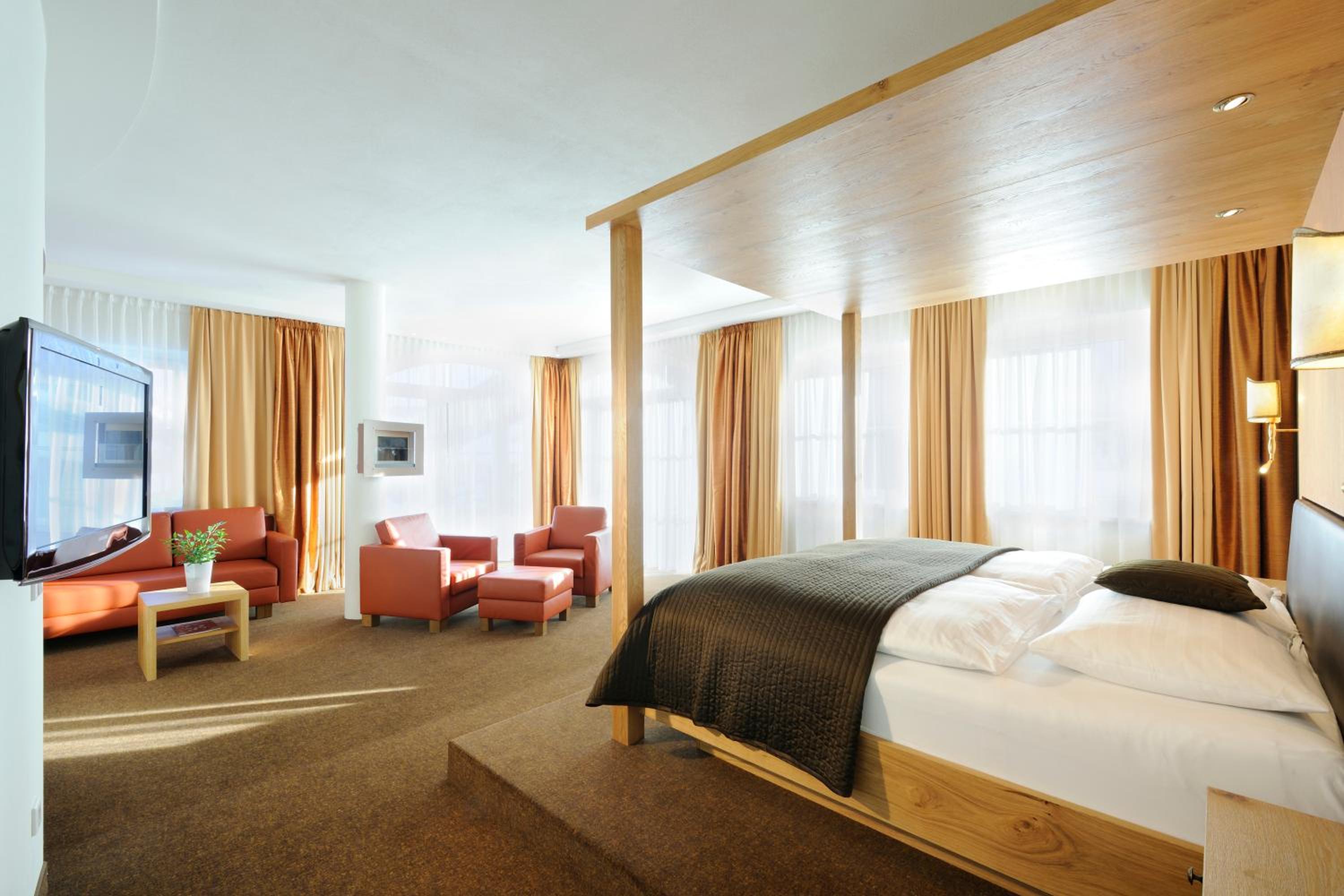 Tower, Suite