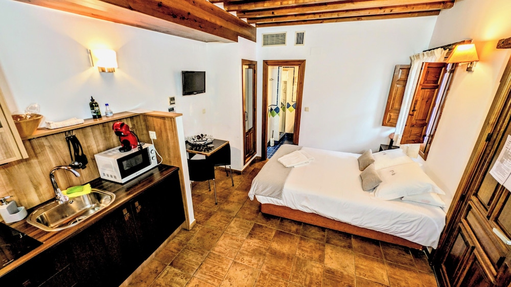 Apartamentos Alhambra 30/75