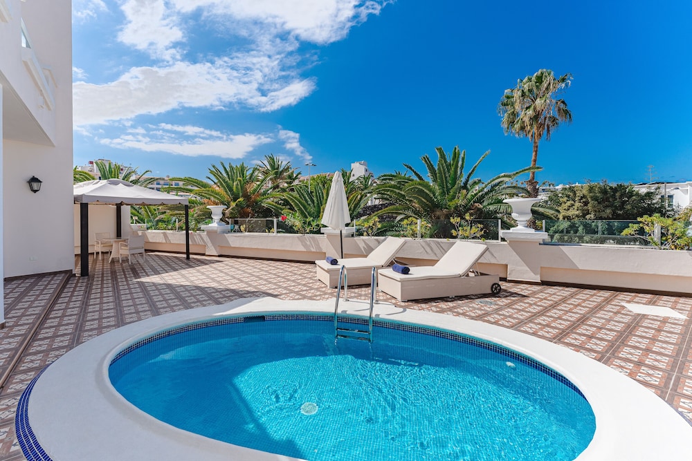 Flamingo Suites 45/50