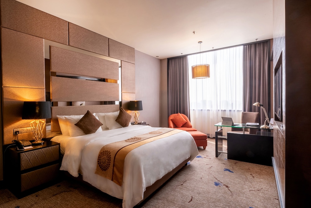 New World Suites 10/43