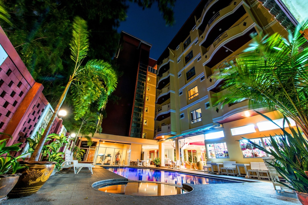 Sunday JA Plus Hotel 63/65