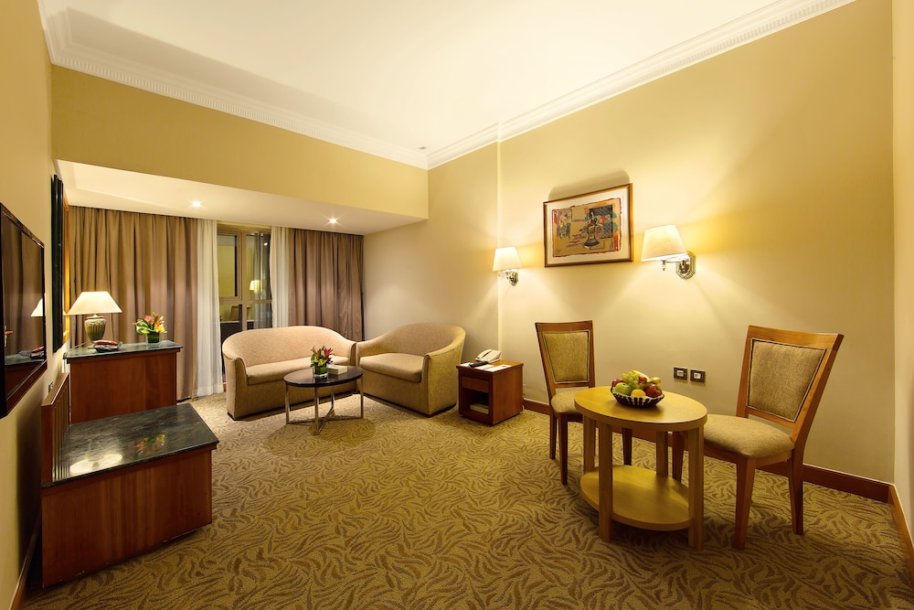 LOTUS GRAND HOTEL 30/50