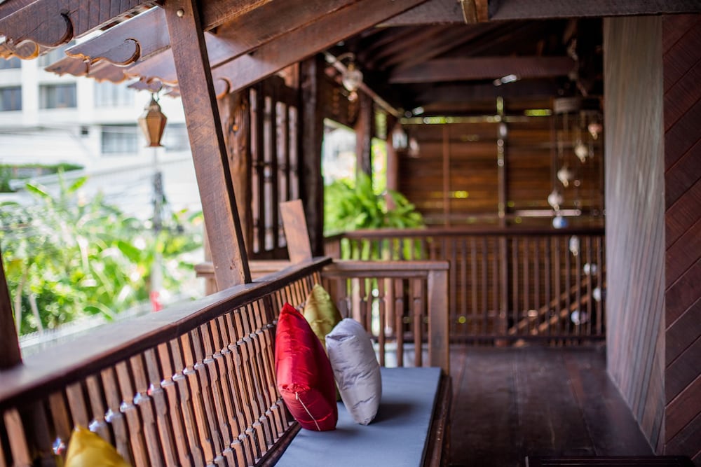 Nightbazaar Inn Hotel 42/48
