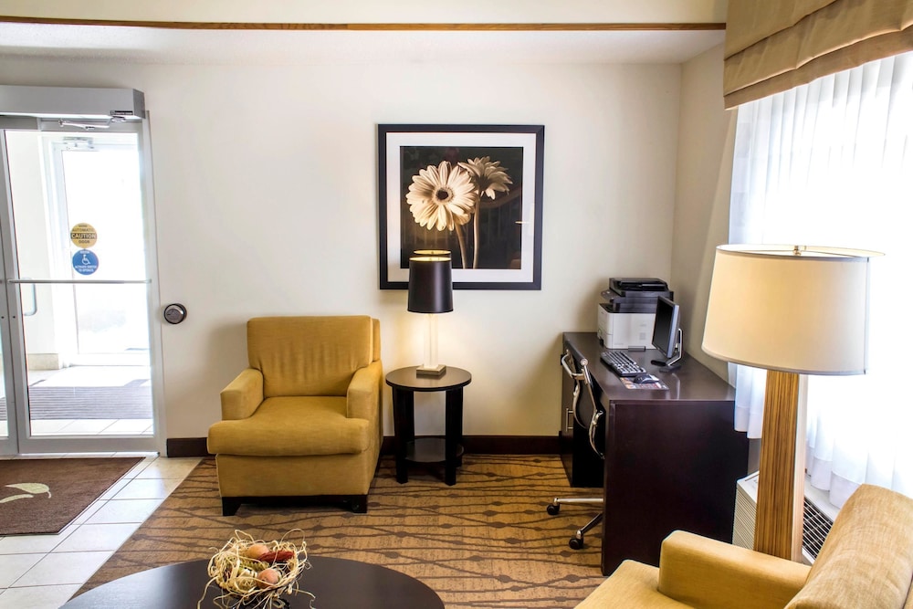 Sleep Inn & Suites Charles City 28/54