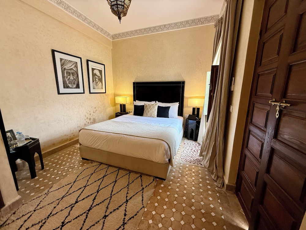 Riad Jona 16/74