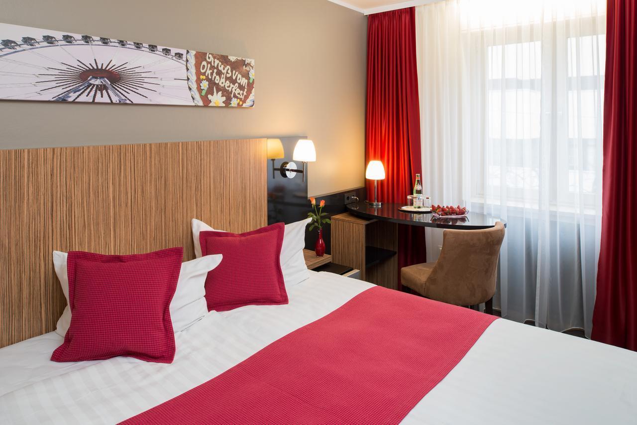 Room, Double and Twin Beds