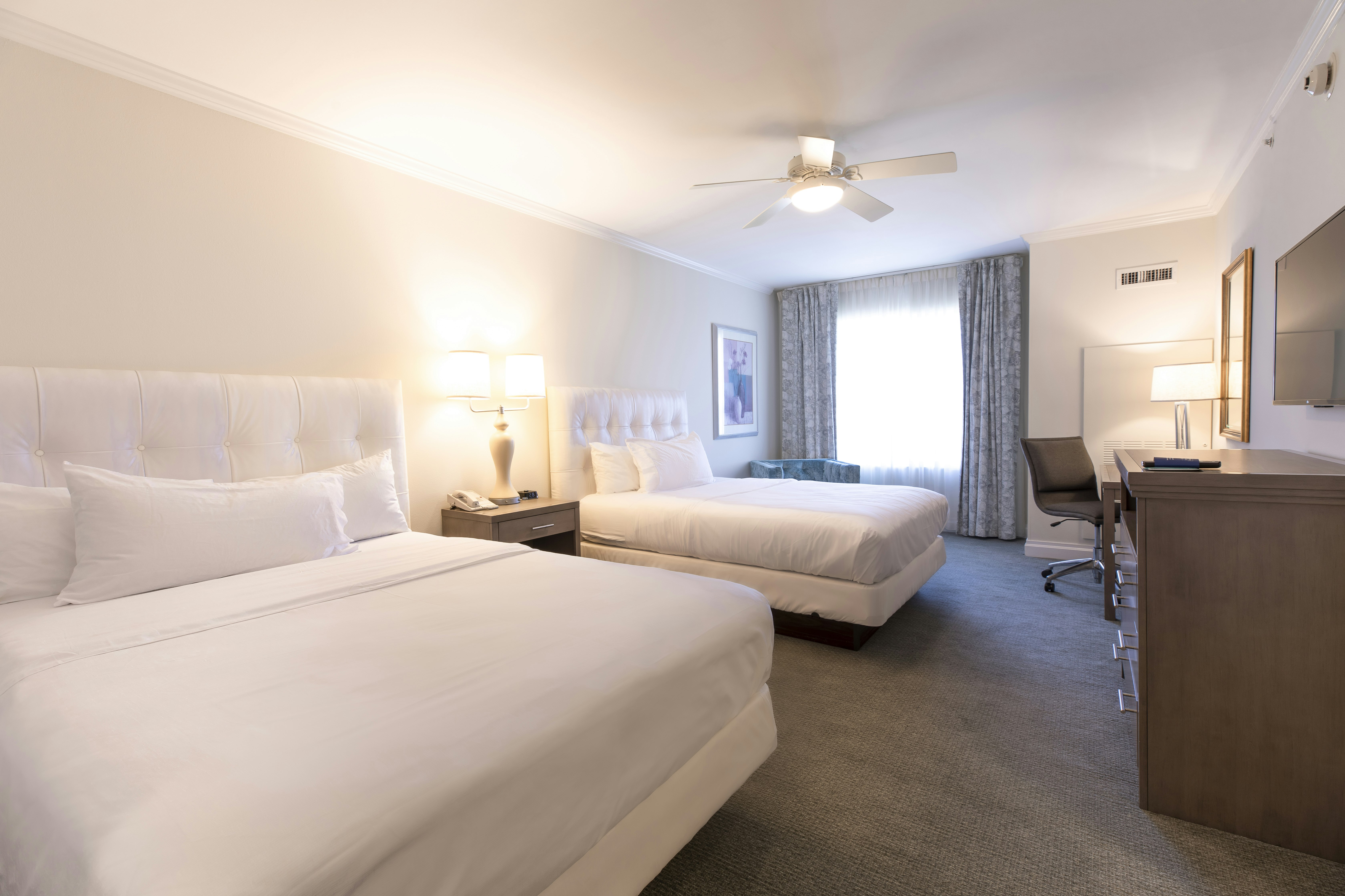 2 Bedrooms, Reno, Suite, King Bed, 2 Queen Beds