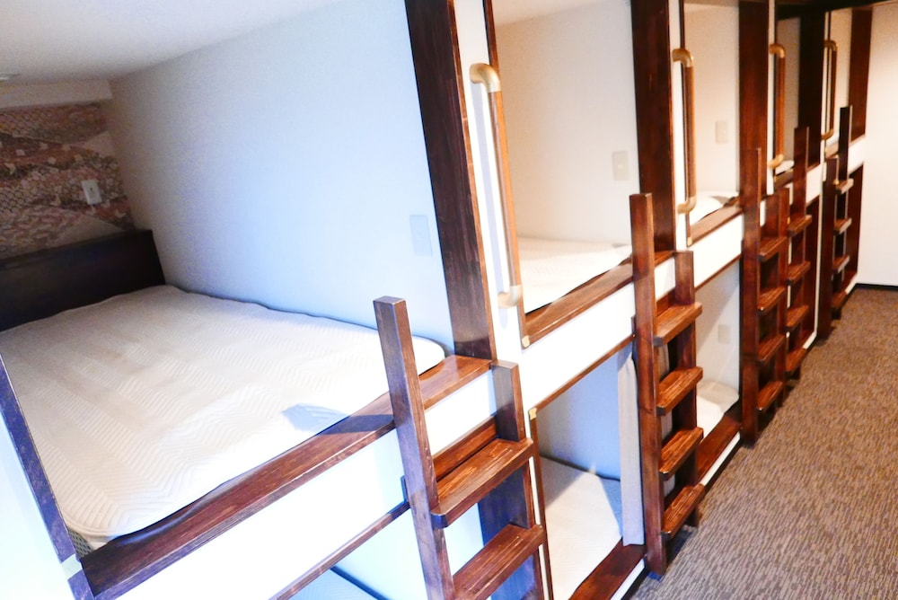MIXED DORM, SUPERIOR, SINGLE BED