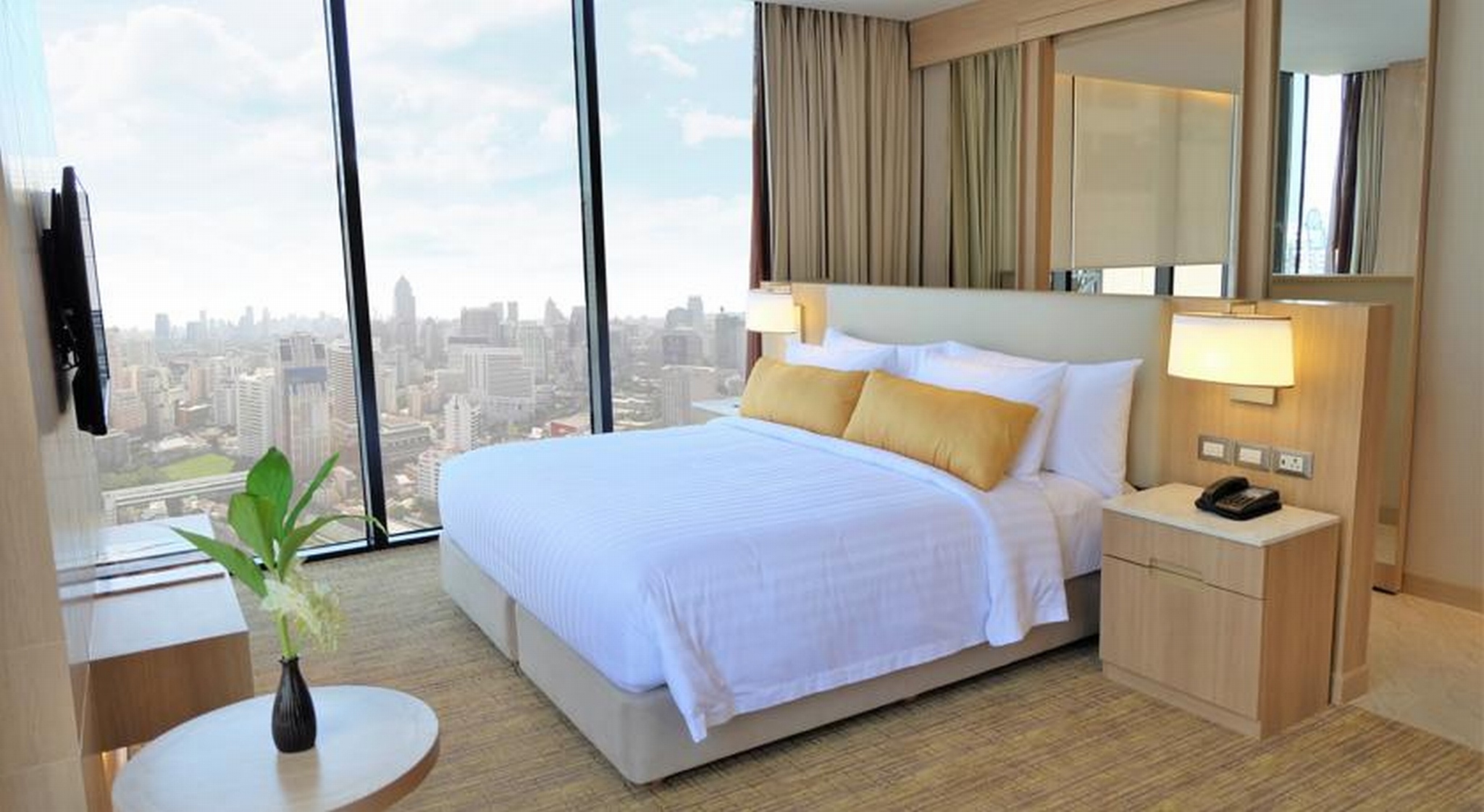 Executive, Suite