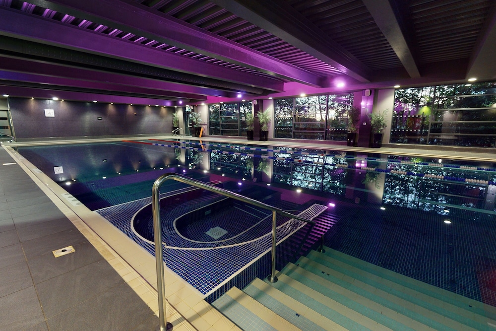 Village Hotel Leeds South 26/63