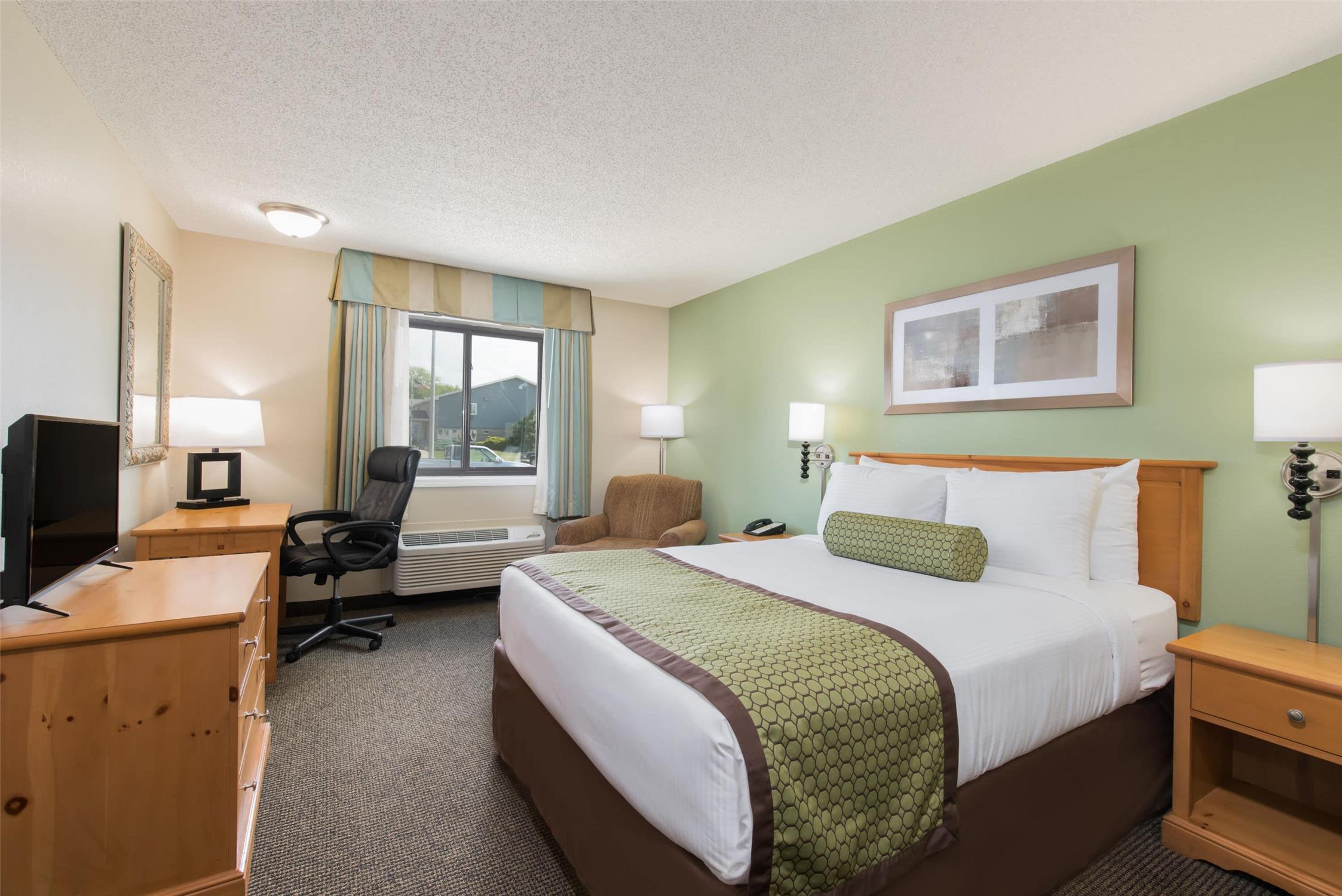 Baymont By Wyndham Pierre 4/17