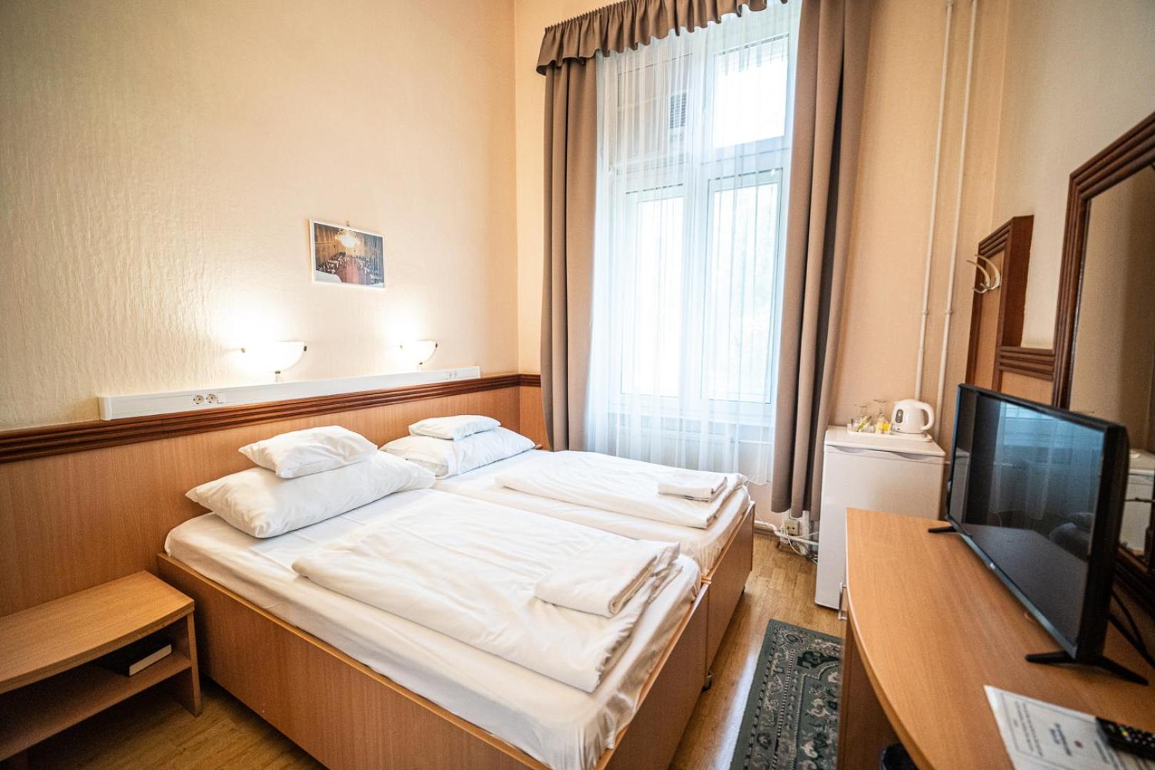 Budget, Double or Twin Bed