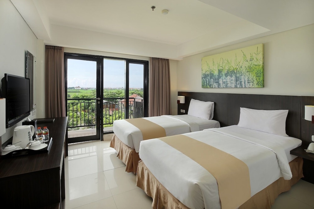 DELUXE, TWIN BEDS, CITY VIEW