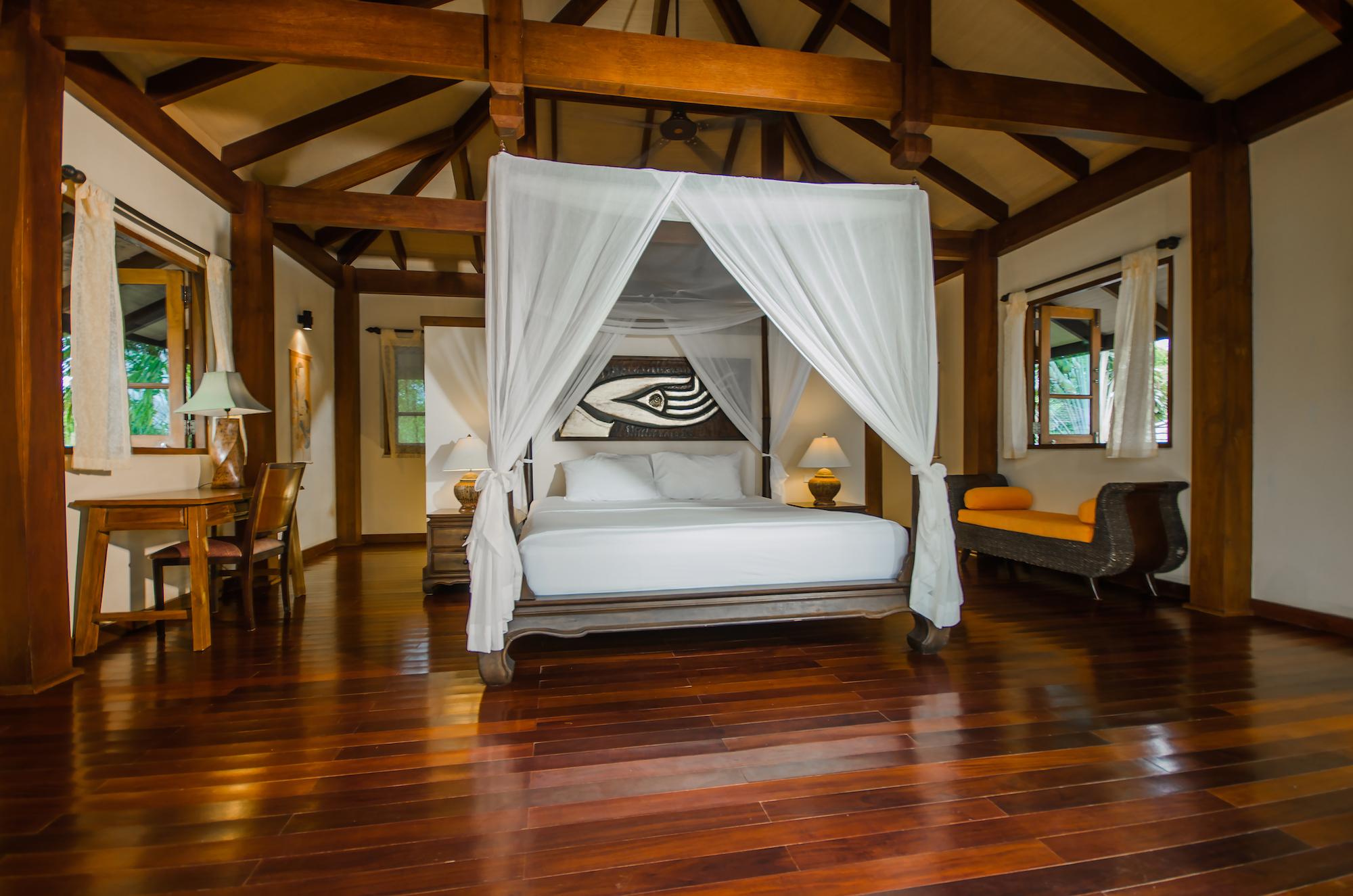 5 Bedrooms, Villa, Beach Front