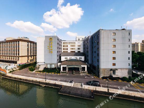 Scholars Hotel (Dongzhen road subway station, Suzhou) 32/32