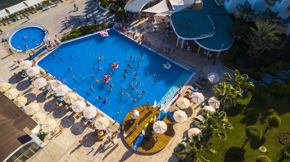 Fortezza Beach Resort 5/70