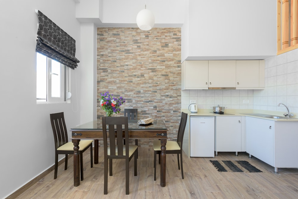 Vlycha Beach Studios & Apartments 58/71