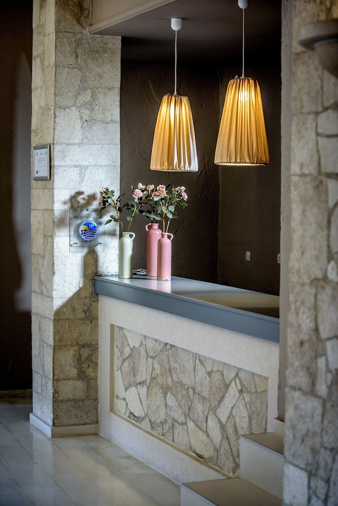 Lobby at Lino Mare Hotel, MALEVIZI