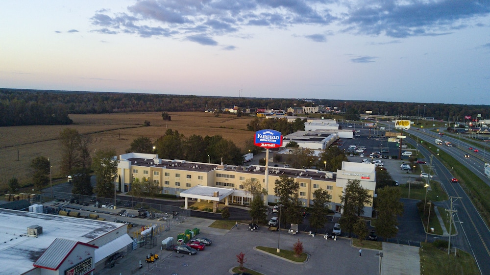 FAIRFIELD INN AND SUITES LUMBERTON 14/35