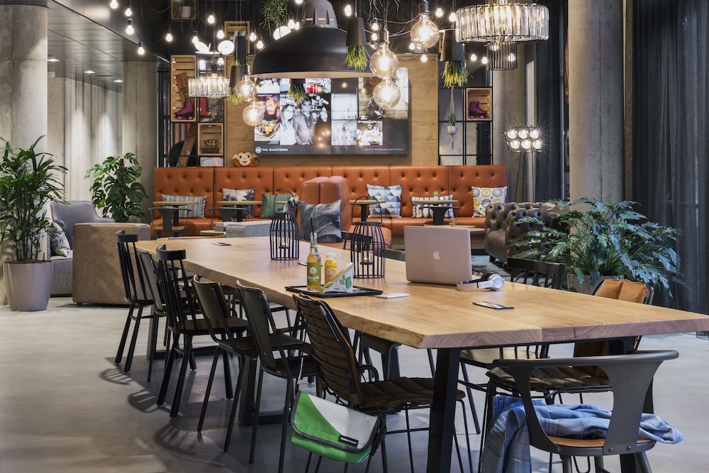MOXY DUESSELDORF SOUTH 37/52