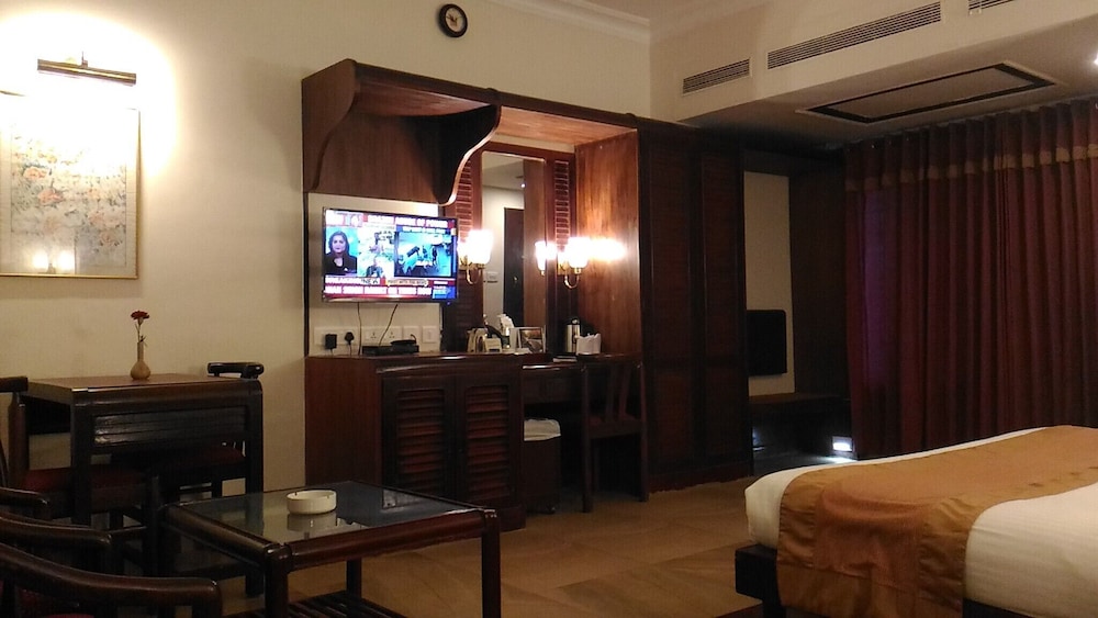 Yuvarani Residency Hotel 13/29