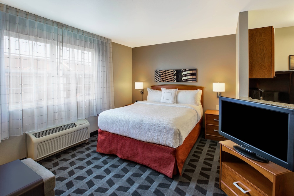 Room at Towneplace Suites By Marriott Detroit Dearborn, DEARBORN - MI