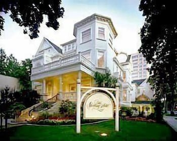 The Sterling Hotel 5/56