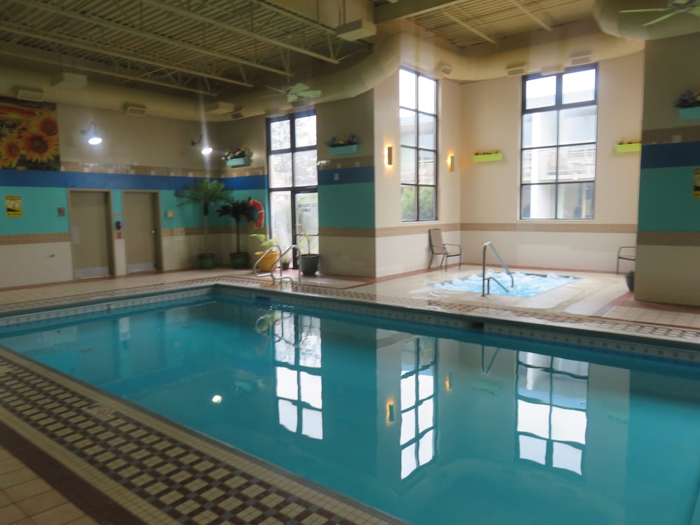 Baymont By Wyndham Fargo 19/50