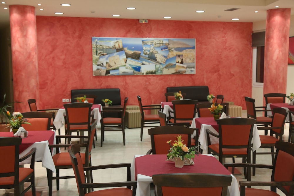 Sea Breeze Hotel 18/20