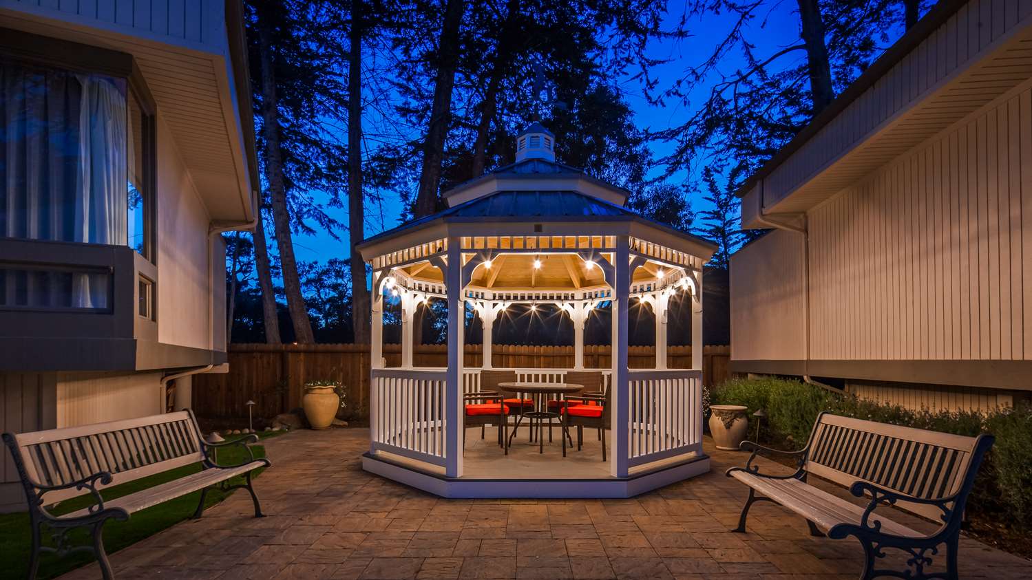 Best Western The Inn & Suites Pacific Grove 7/11