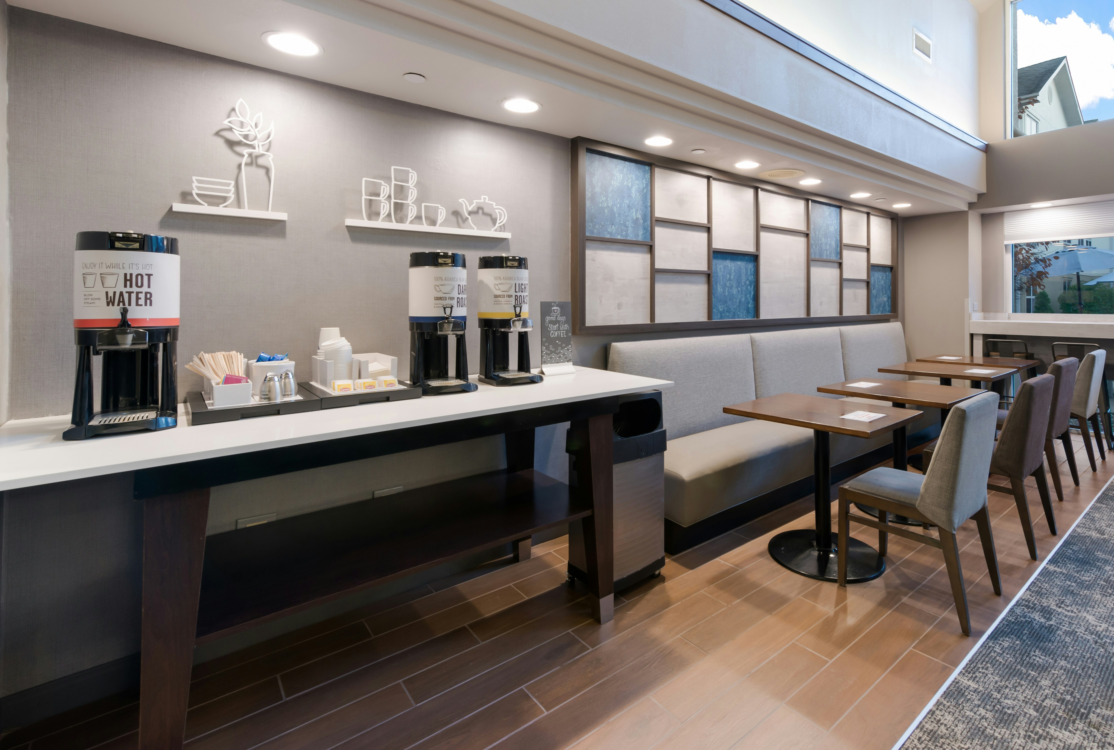 Hampton Inn Suites Chicagohoff 44/52