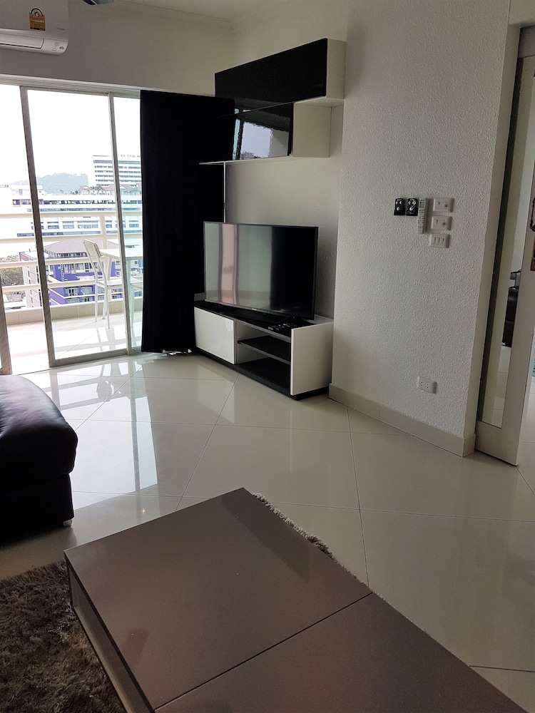 Vtsix Condo Rentals at View Talay 6 Pattaya 41/71