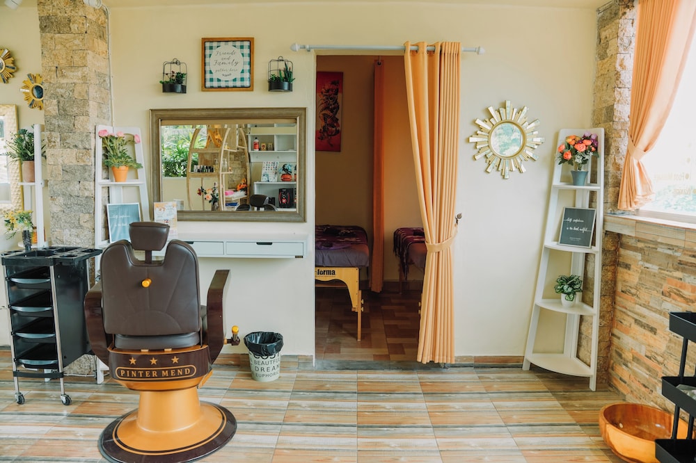 Taman Asih Bingin Homestay 7/47