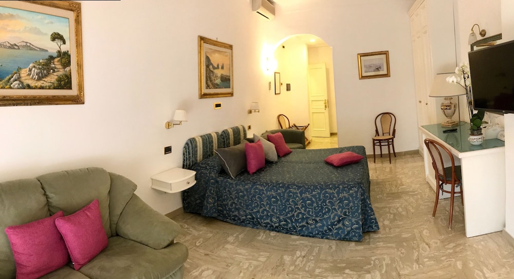 Capri Bougainville 27/49