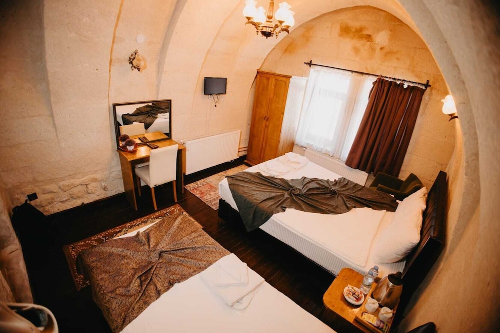 Amor Cave House 15/50