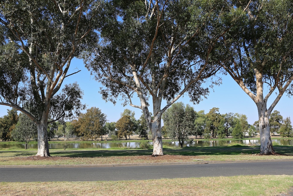 Forbes Victoria Inn 46/55