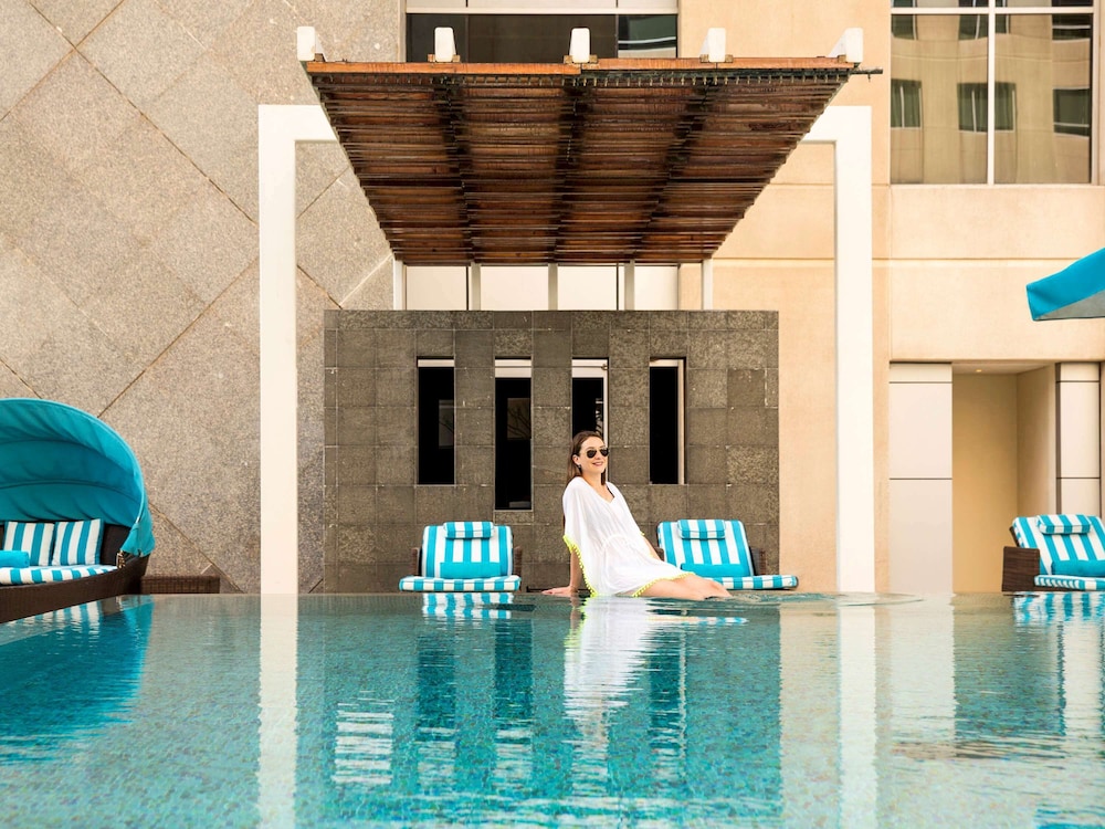 swimming pool spa