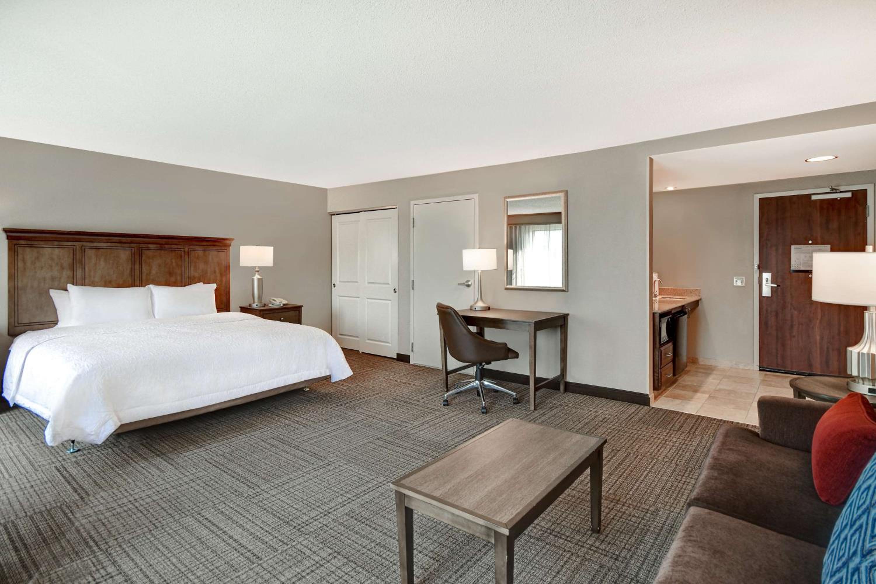 Studio, King Bed, Sofa, Accessible