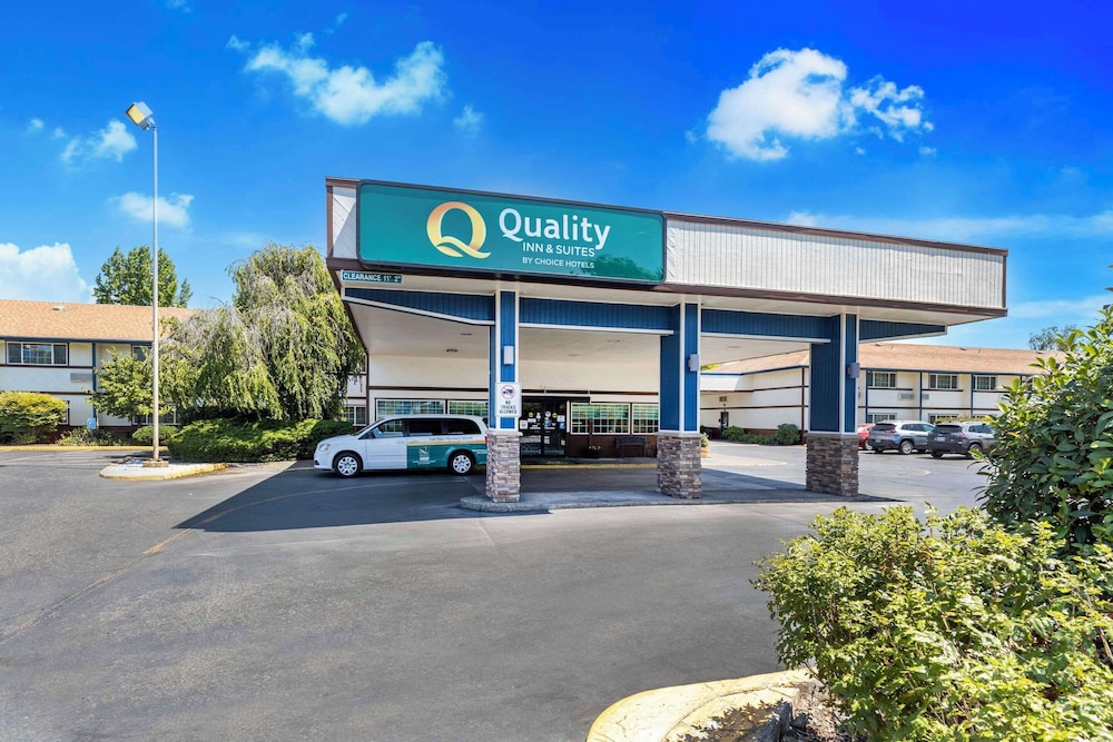 Quality Inn and Suites Medford Airport 46/51