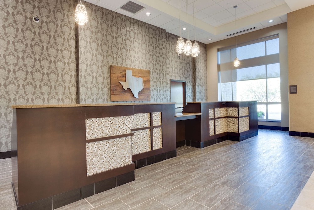 Drury Inn & Suites Dallas Frisco 2/47