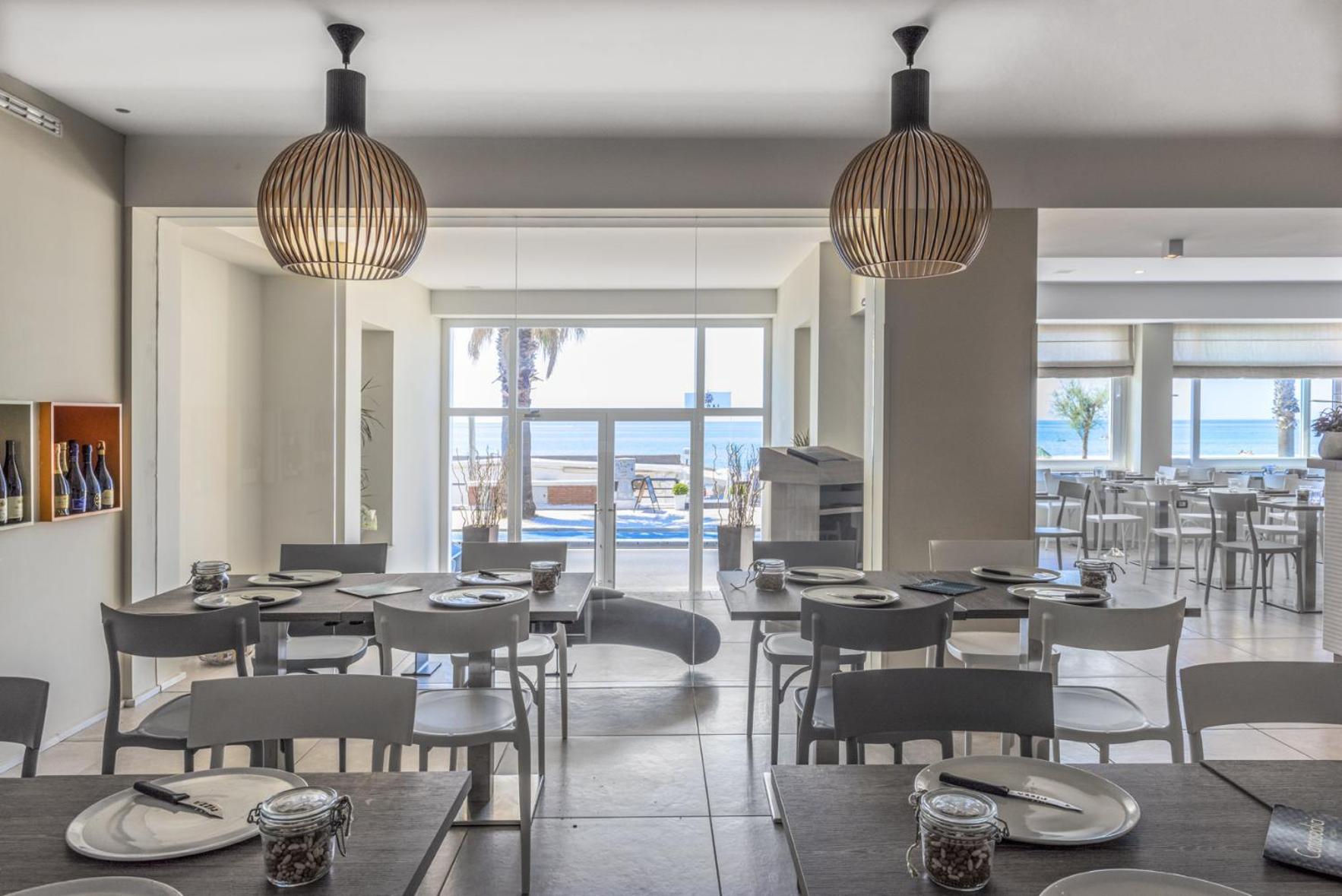 Hotel Centosedici 38/50
