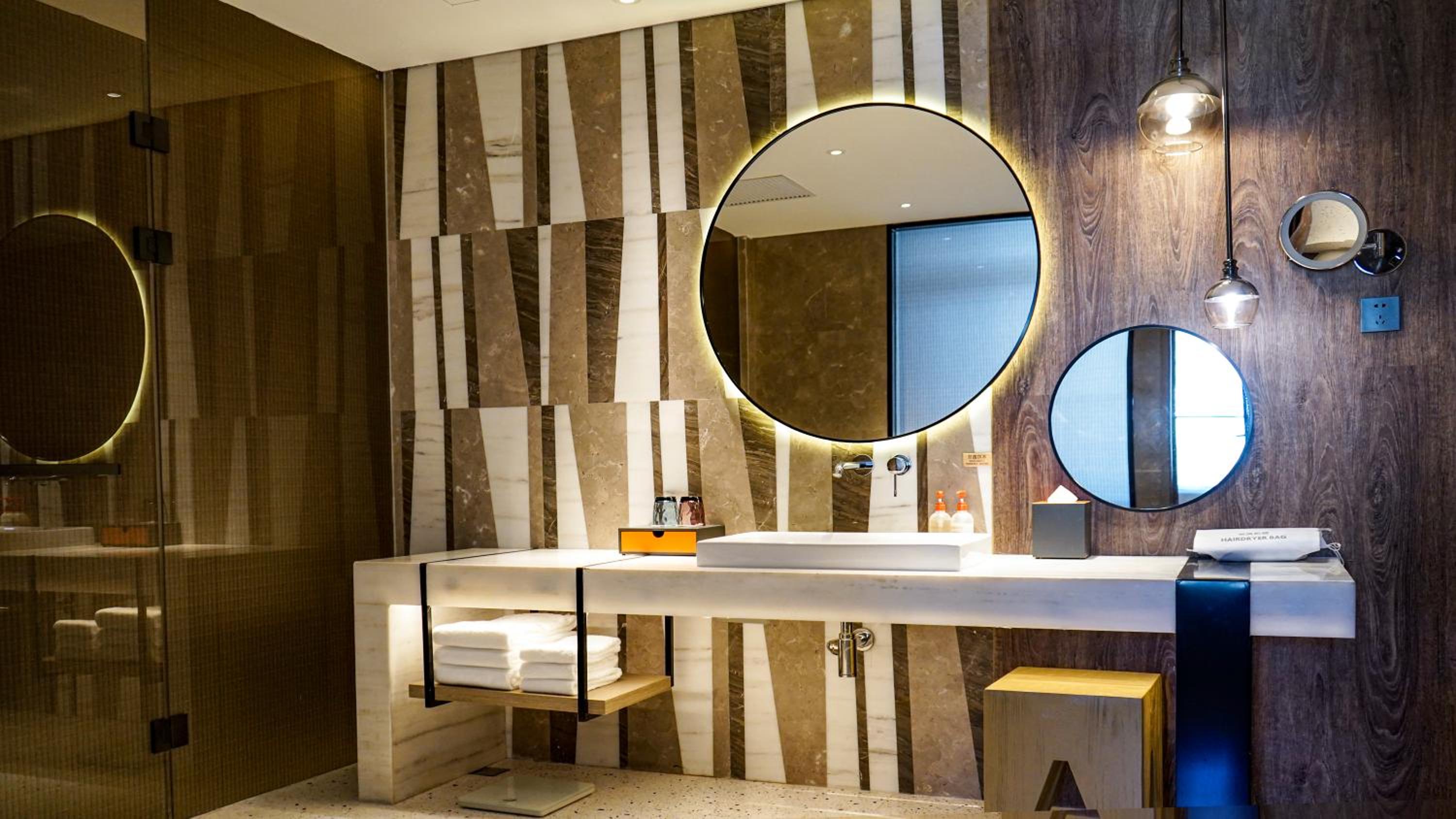 جناح بغرفة نوم واحدة مع دخول الصالة، Crowne Plaza CHONGLI RESORT 5/6