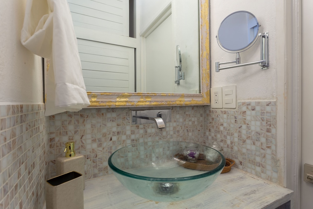 Lotus Beach Hotel 49/49