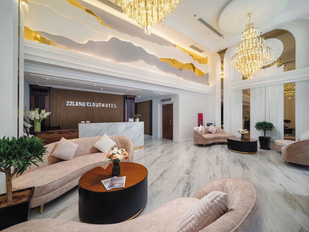 22Land Cloud Hotel 56/75