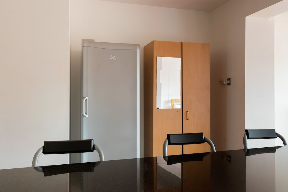 Canary Wharf Studios 32/50