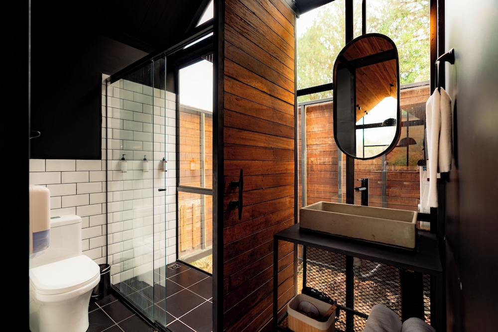 The Boato Hotel 44/46
