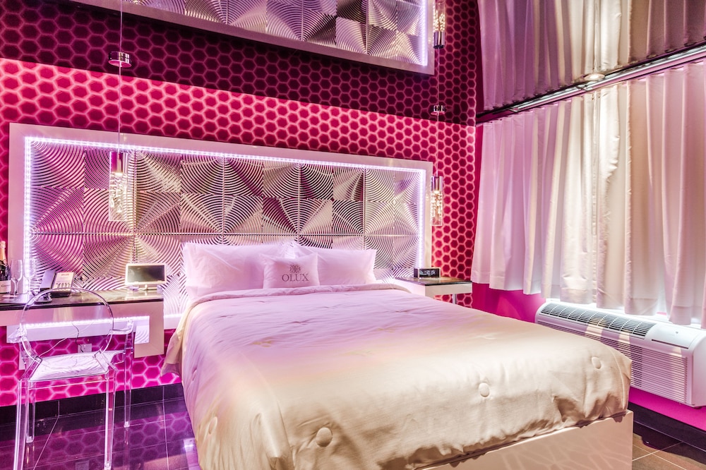 Olux Hotel Motel Suites 26/71